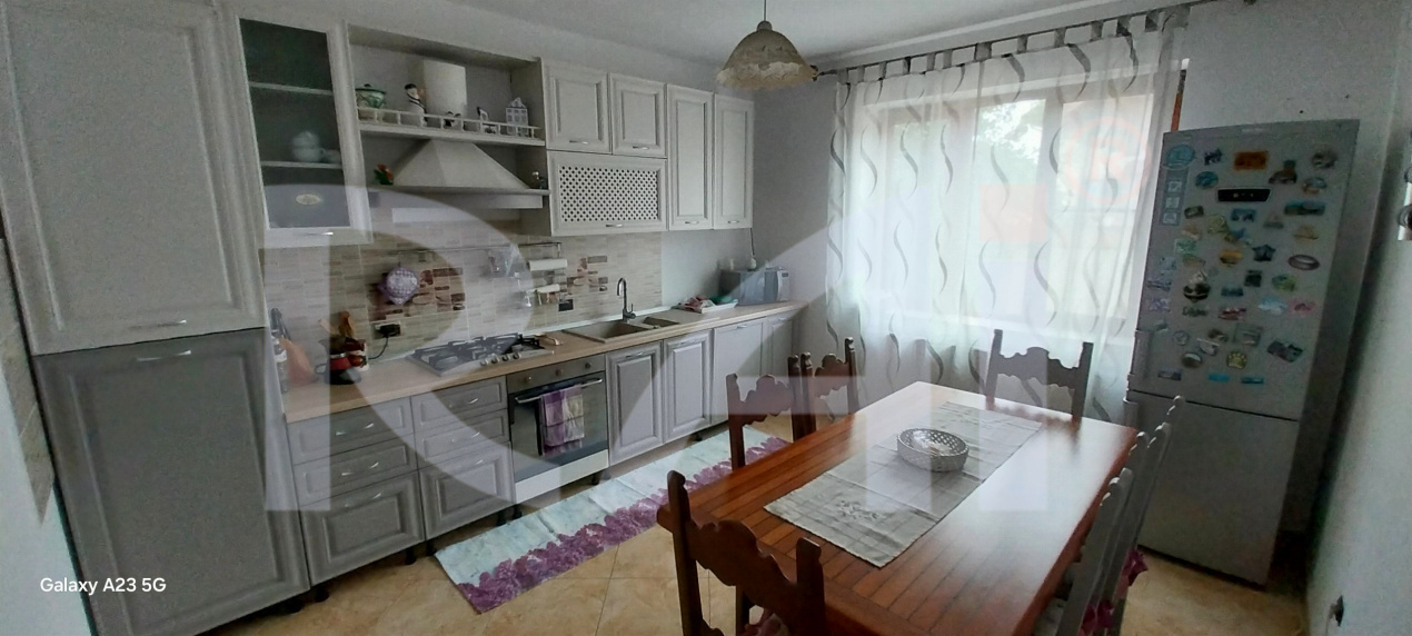Vilă superbă – Selgros, mobilată și utilată complet-750 euro