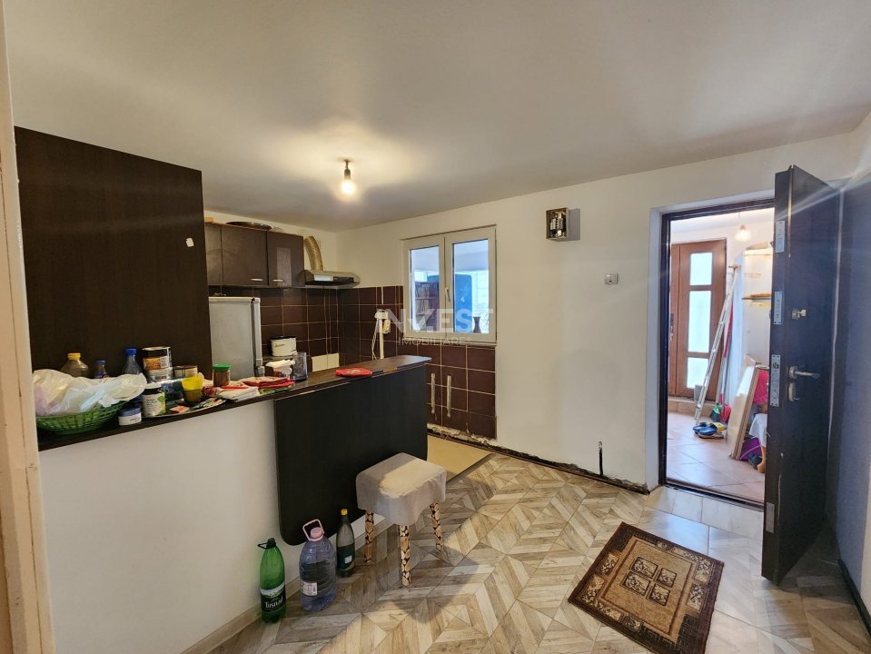 CASA CU 3 CAMERE , STRADA VECHE-NICOLINA , POSIBILITATE SCHIMB CU APARTAMENT - 6