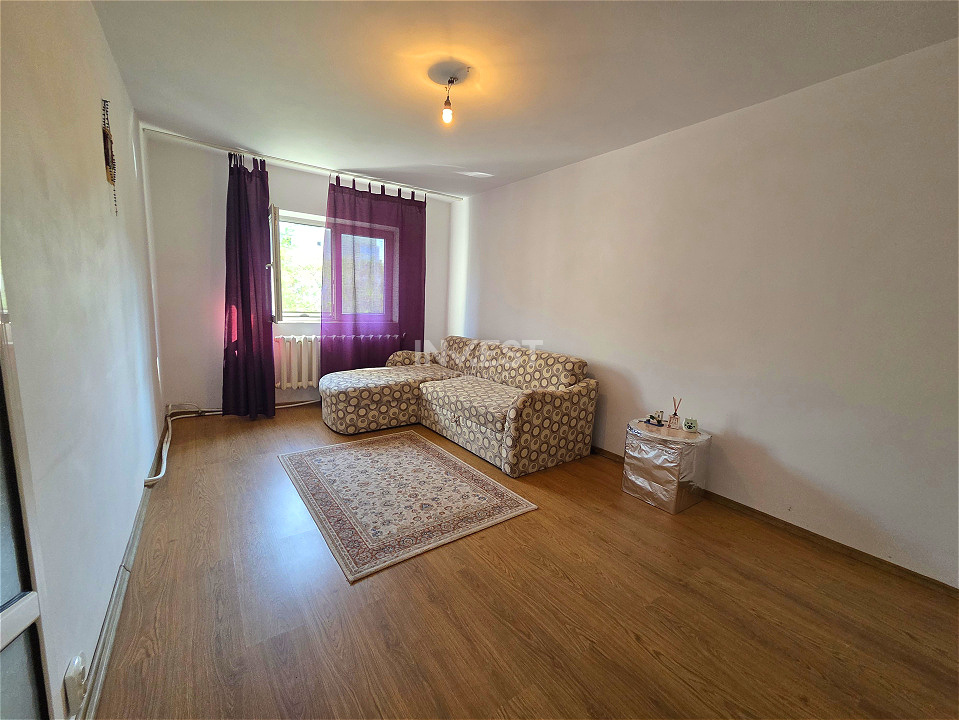 Apartament de 2 camere, decomandate, etaj 2, Dacia - 1