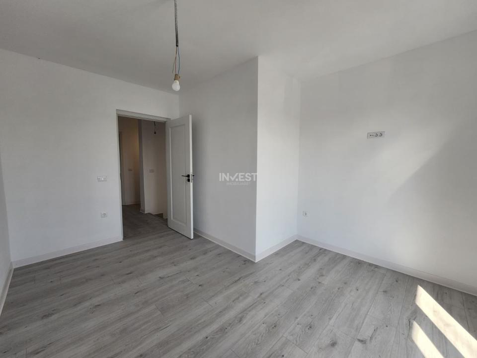 CASA DE VANZARE, 4 CAMERE 2 BAI SI MAGAZIE , VALEA ADANCA- 5 DRUMURI - 10