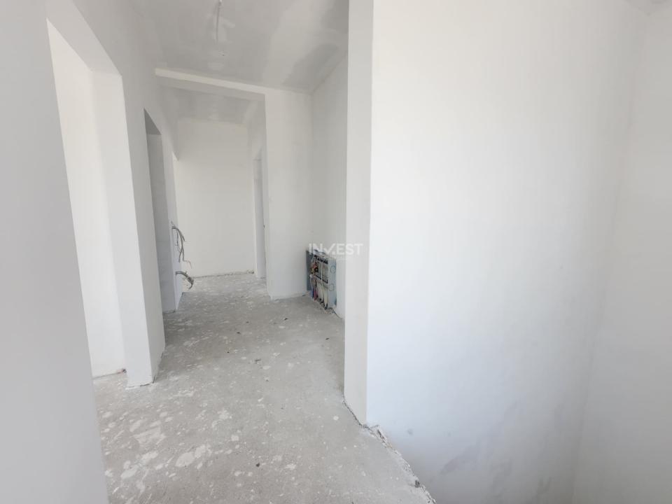 Casa individuala , 4 camere, 3 bai, garaj 26 mp , terasa 40 mp, VALEA ADANCA - 21
