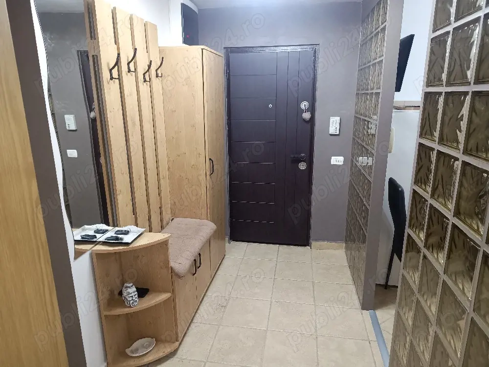 PROPRIETAR, vand apartament 4 camere, 2 bai, etaj 1, decomandat, boxă la subsol, in zona Lipovei - Image 2