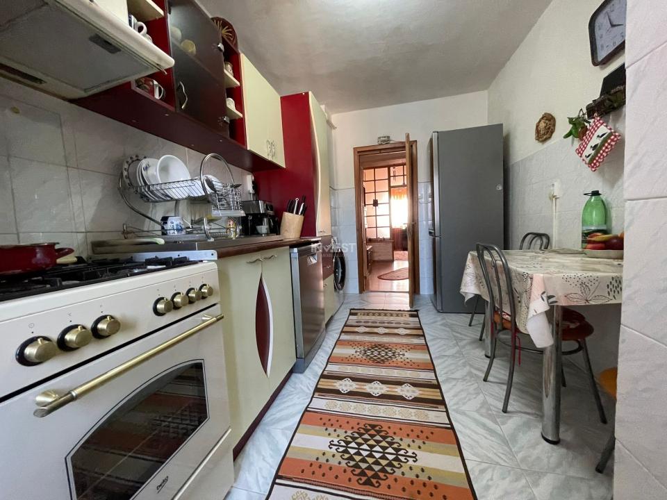 Apartament 4 camere, decomandat, zona Pacurari - Esplanada, Iasi  - 1