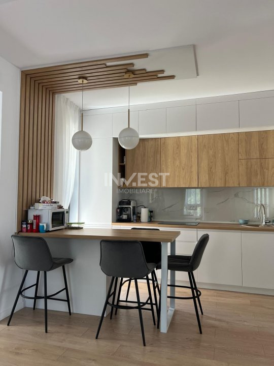 *Vilă Bucium-Vișan* - 650mp teren - *toate utilitățile* - 12