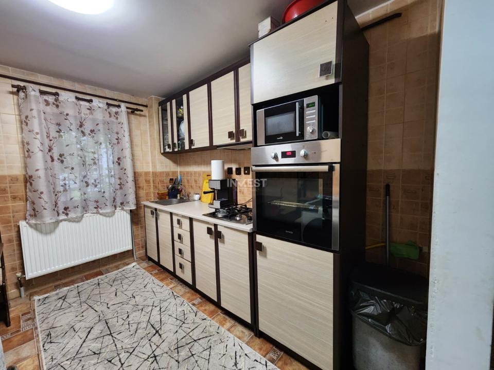 Apartament 2 camere decomandat, parter înalt, Podu Iloaiei – zonă centrală - 4