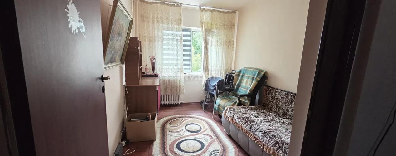 Centru- apartament 3 camere  - 7
