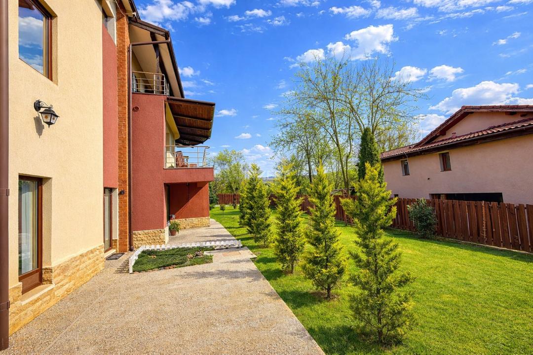 Vilă cu 7 camere și 825 mp teren în cartierul Bucium-Iasi - 15