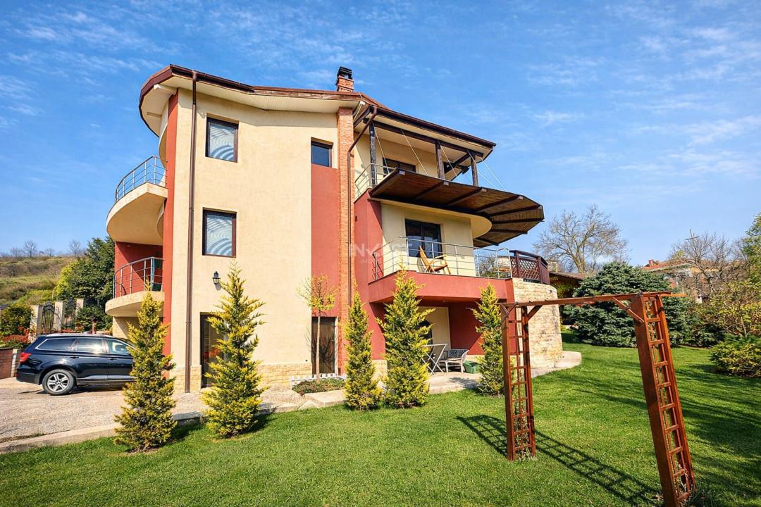 Vilă cu 7 camere și 825 mp teren în cartierul Bucium-Iasi - 12