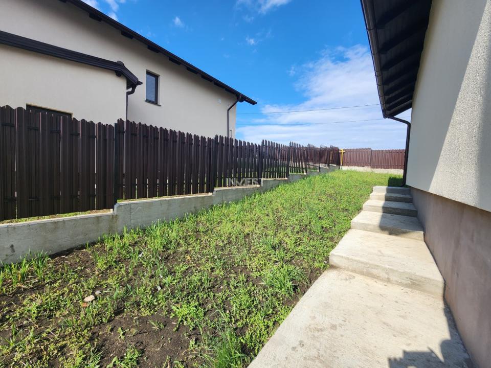 Casa individuala,4 camere,2 bai,110 mp utili,500 mp teren,20 mp Beci, Miroslava - 12