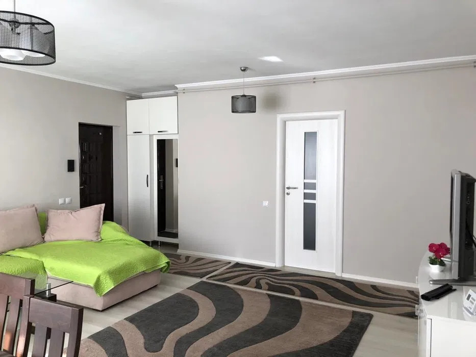 Apartament de 2 camere, 59 mp utili, balcon, parcare, Zona Vivo