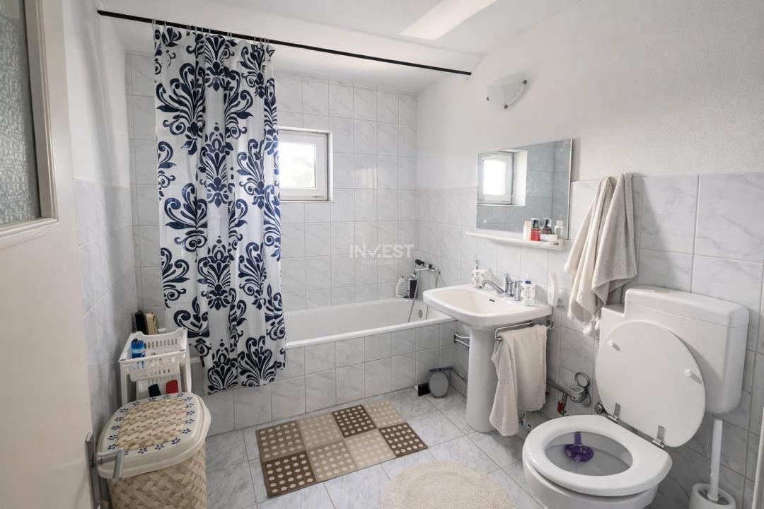 Apartament 3 Camere - 2 Bai - 75mp - zona Nicolina 2 - 5