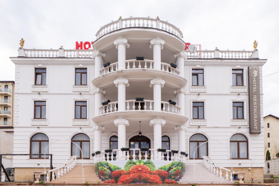 Hotel de vânzare, ideal pentru horeca sau clinică medicală