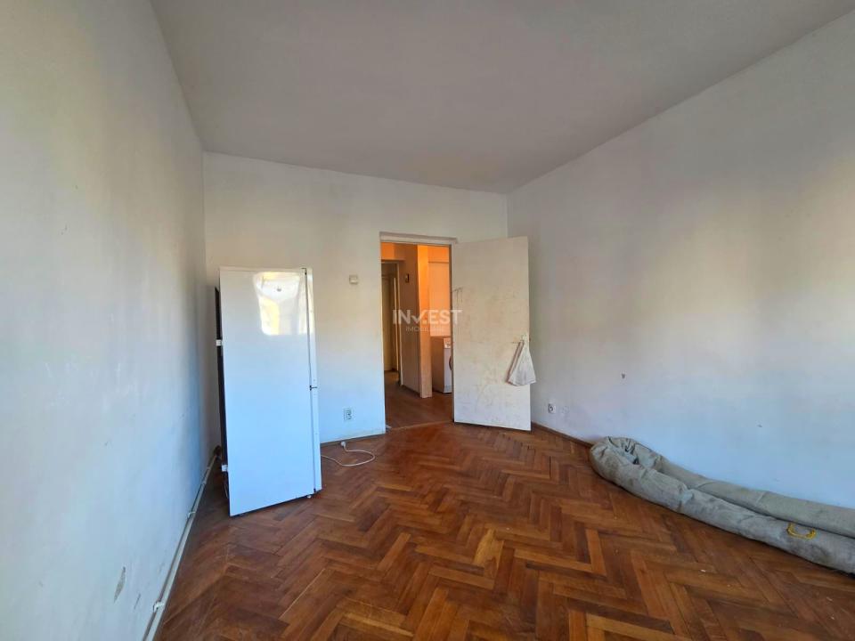 APARTAMENT 3 CAMERE-DECOMANDAT-ETAJ 1 - 1