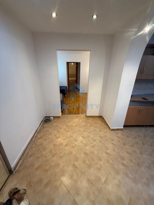 Închiriere Apartament 3 camere în Aparatorii Patriei-2 Bai-Centrala Proprie-Park - fotografie proprietate 14