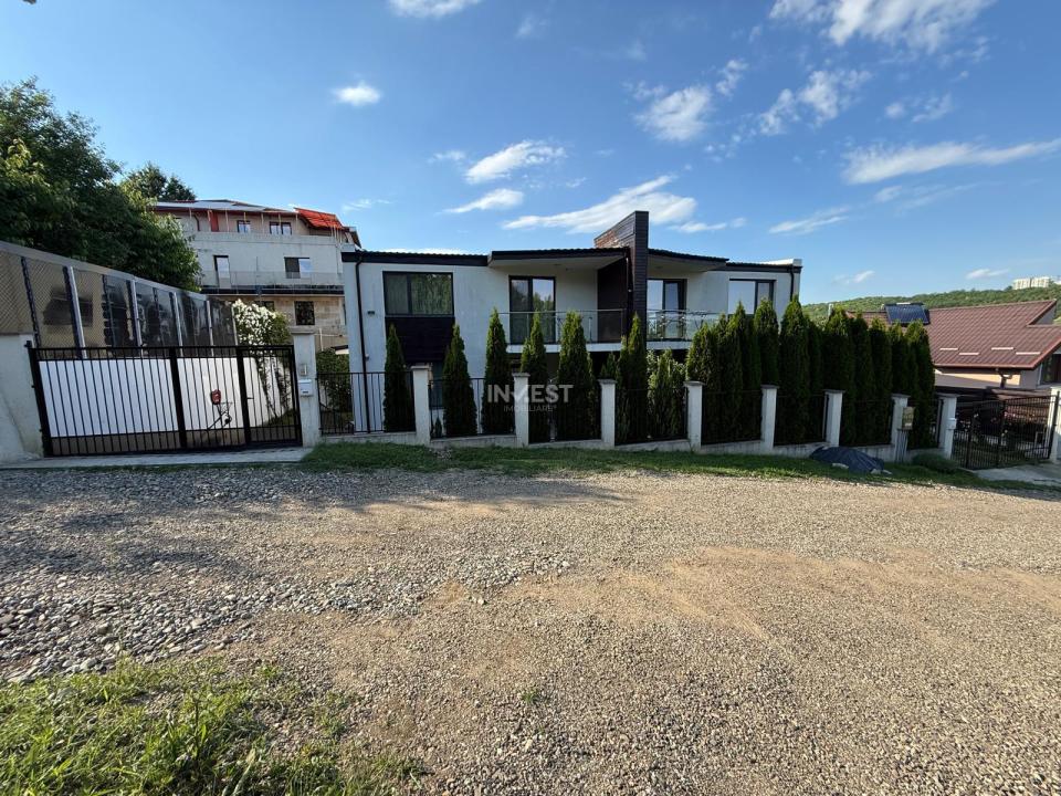 Duplex, 4 camere, teren cu spațiu de joacă — Rond Păcurari, Iași - 1