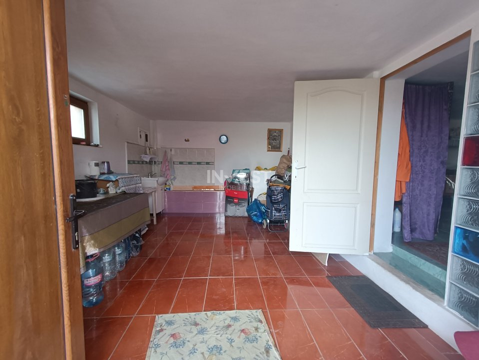 CASA INDIVIDUALA , ZONA TOMESTI, 5 CAMERE - 13