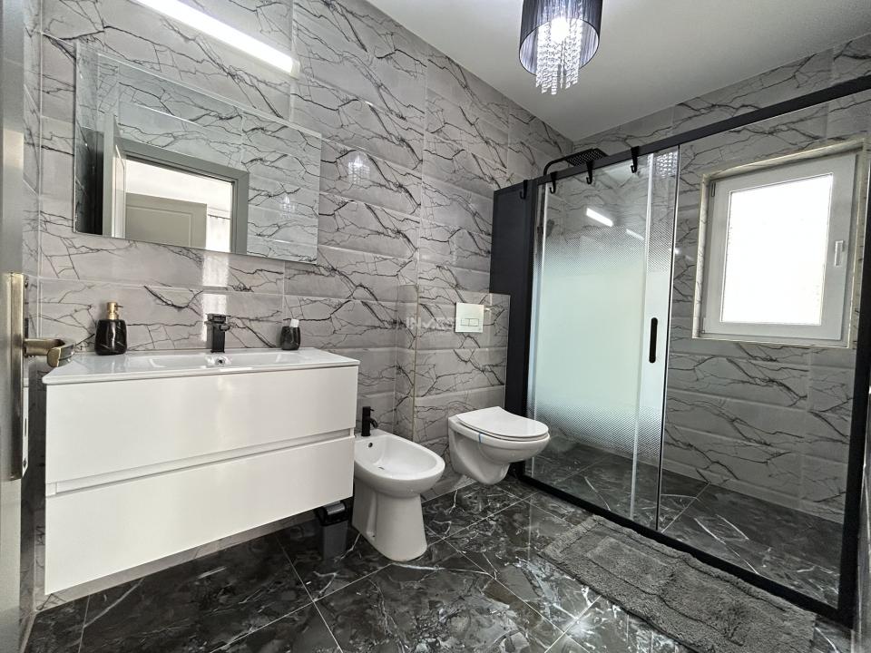 Casa individuala, 5 camere, 3 bai, utilata. Zona Bucium- Plopii Fara Sot, IASI - 18