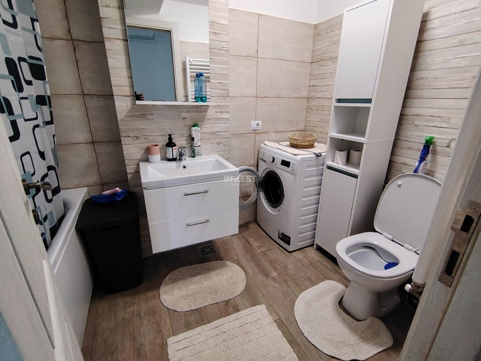 Apartament spatios cu 3 camere, decomandat, CUG - 9