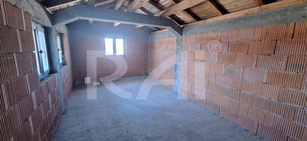 Duplex P+M de vânzare în Craiova - zona Damila