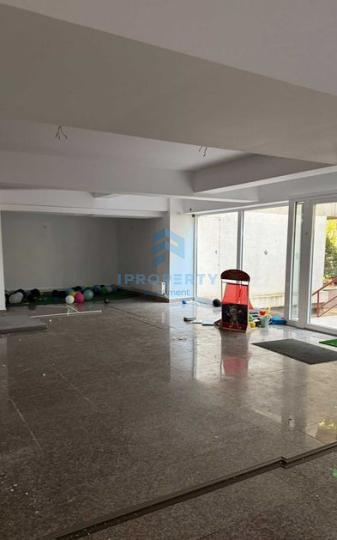 Spatiu Comercial | 145 mp | Ghencea | Front stradal 10 m - fotografie proprietate 4