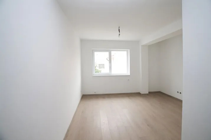 Apartament cu 3 camere in zona de Sud / Metrou Apartorii Patriei — imaginea 5