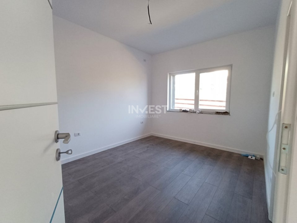 Casă de vânzare în MIROSLAVA , 4 camere - 2