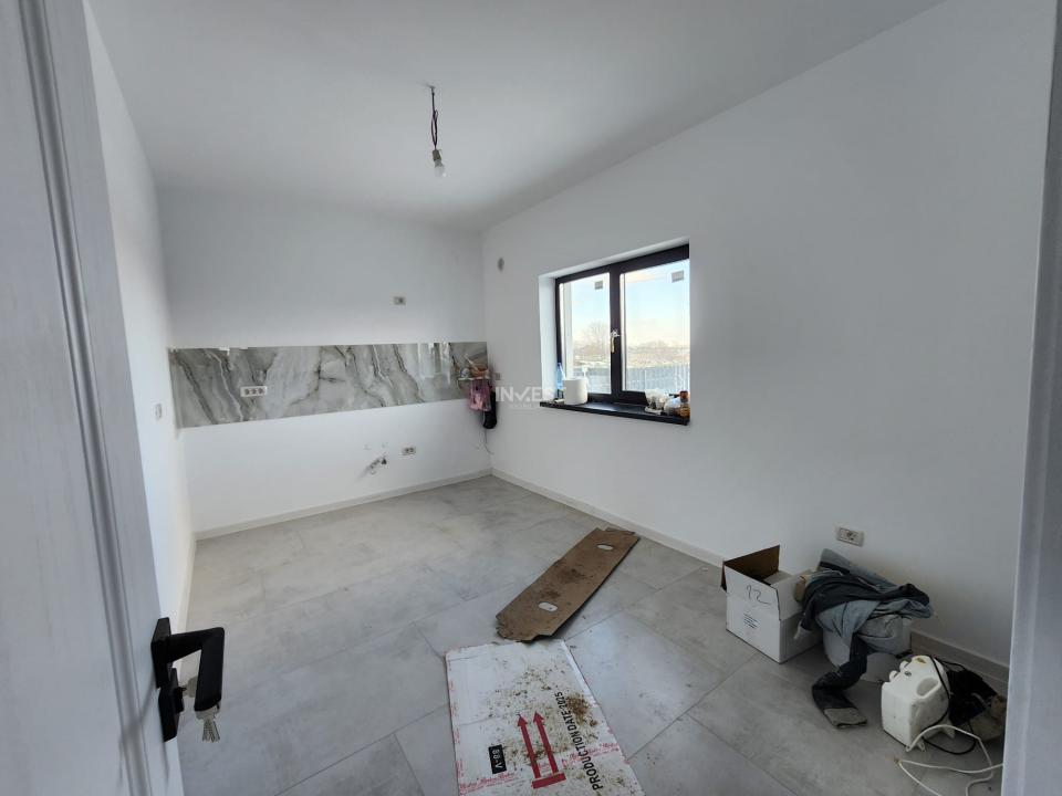 CASA INDIVIDUALA , 4 CAMERE, 2 BAI , BECI , MIROSLAVA - 12