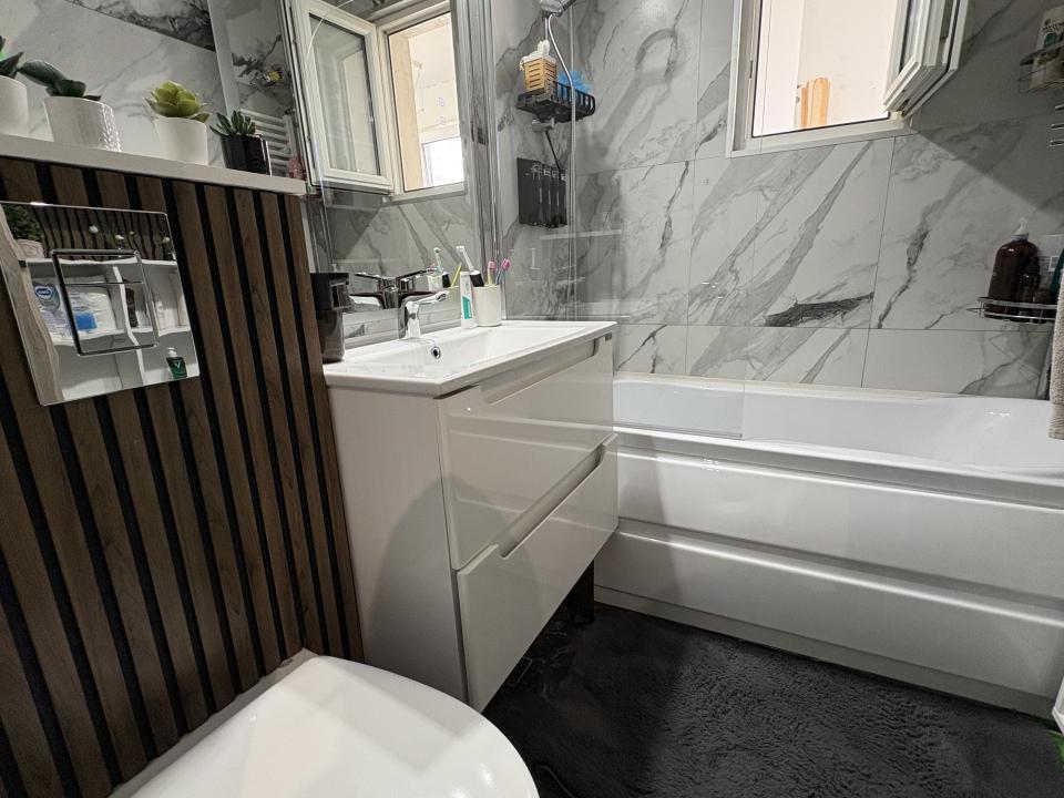 Apartament 3 camere Titan 74 mp renovat bloc anvelopat