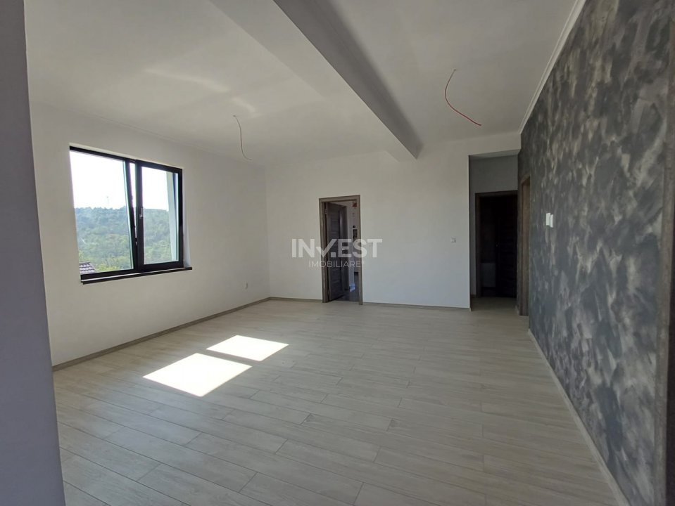 Casă cu 4 camere, 2 băi, beci spațios și 400 mp teren - 19