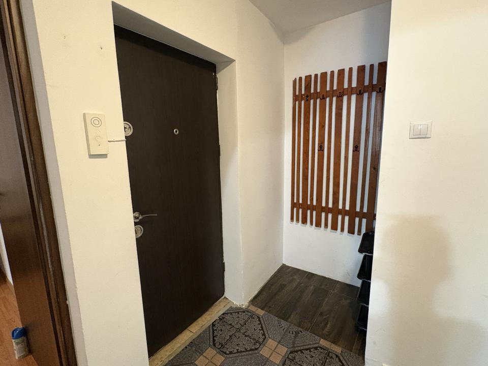 Apartament 3 Camere Aparatorii Patriei - Decomandat -Metrou