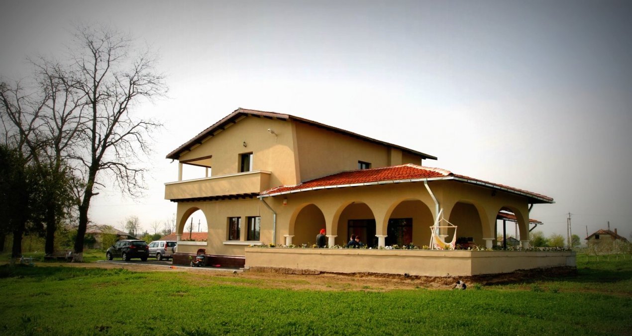 Domeniul si Conacul Furculesti, 30000mp pe malul lacului, ocazie unica