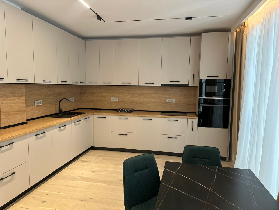 Apartament 3 camere PRIMA INCHIRIERE - ZONA CAPITALE