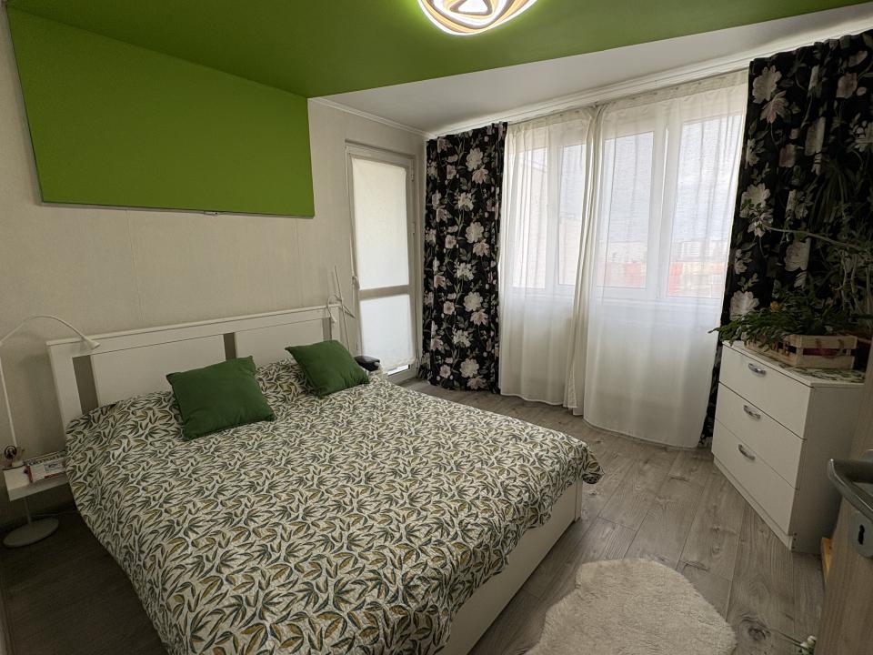 Apartament 3 camere Titan 74 mp renovat bloc anvelopat