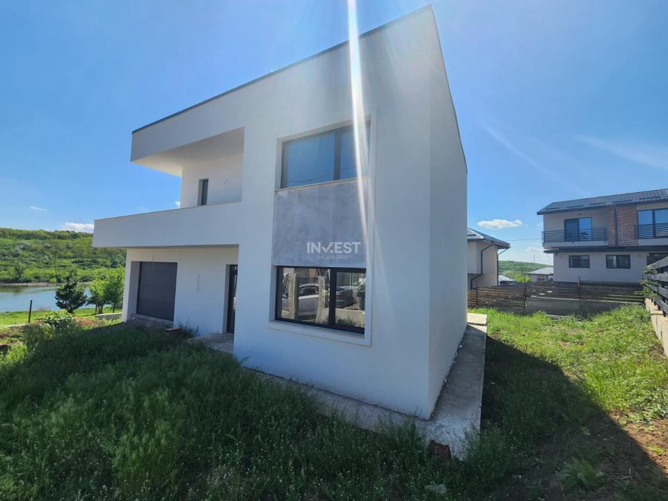 Casa individuala , 4 camere, 3 bai, garaj 26 mp , terasa 40 mp, VALEA ADANCA - 12