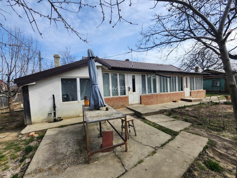 CASA VOINESTI, 1600 MP TEREN - 1