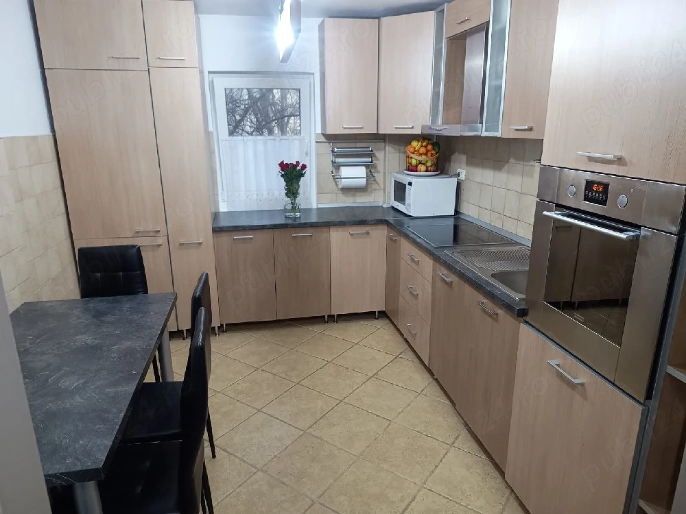 PROPRIETAR, vand apartament 4 camere, 2 bai, etaj 1, decomandat, boxă la subsol, in zona Lipovei - Image 1