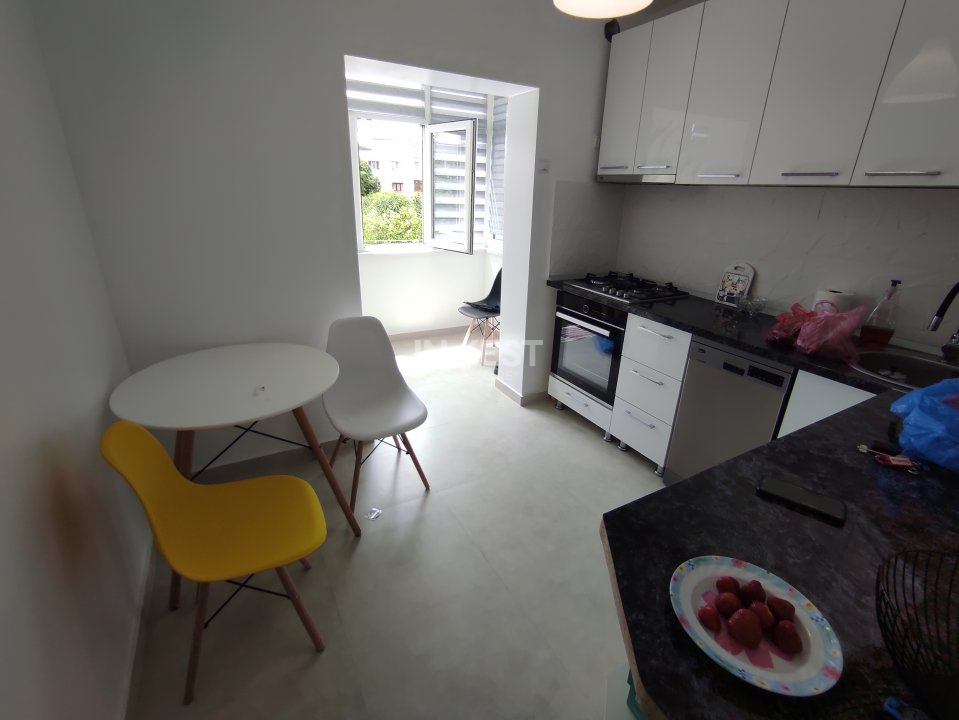 Apartament 3 camere, decomandat, et. 3, Nicolina - 7