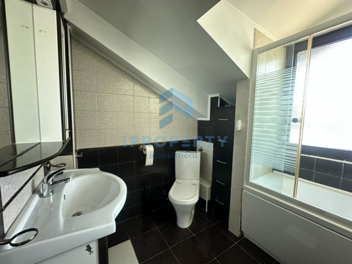 Pipera Vila P+1+M Nemobilata 7 Camere  - fotografie proprietate 14