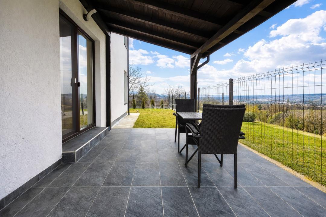 Vilă cu 5 camere și 3 băi situată în Bucium - Iași - 4