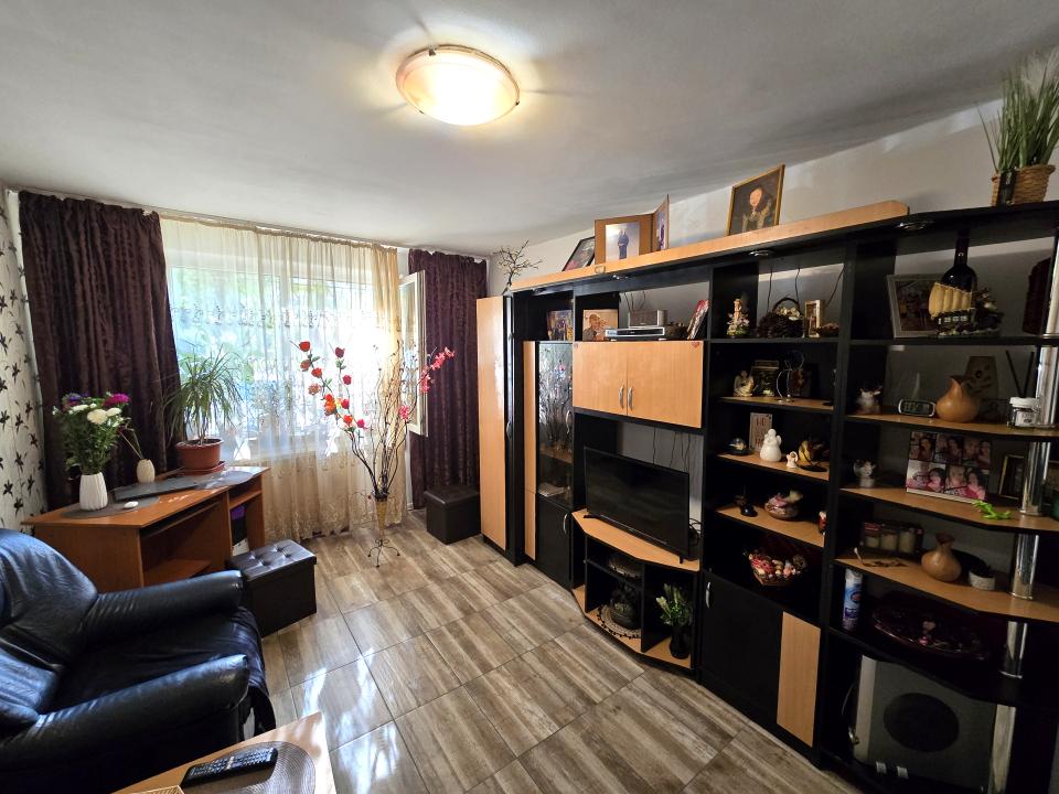 Apartament 3 camere decomandat Soseaua Salaj Petre Paun 2 bai 66.11 mp mobilat
