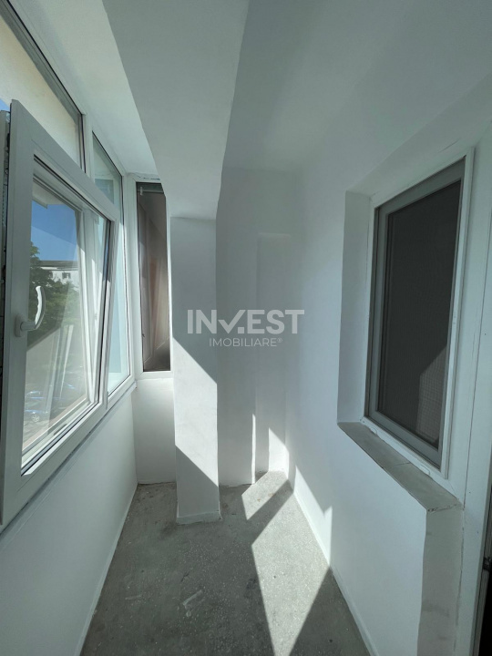 DE VANZARE-APARTAMENT 4 CAMERE-GALATA - 9