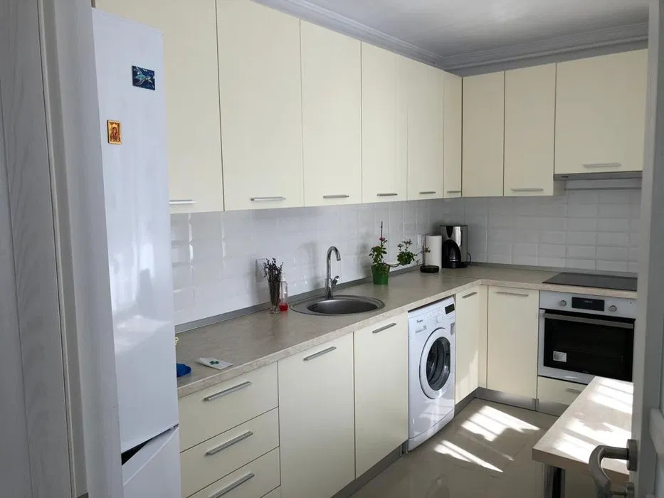 Apartament de 2 camere, 59 mp utili, balcon, parcare, Zona Vivo