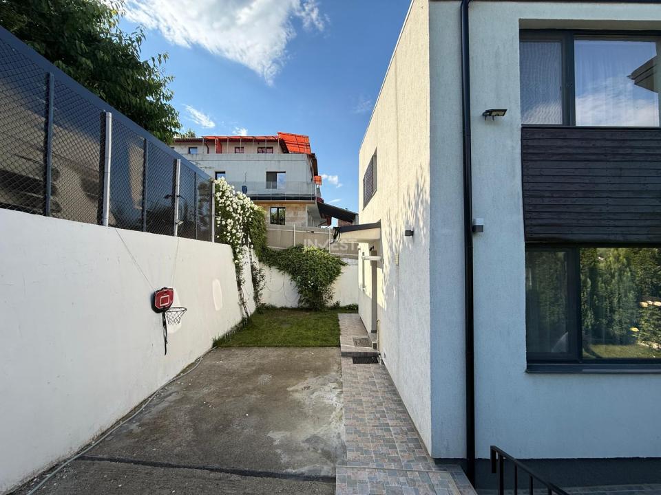 Duplex, 4 camere, teren cu spațiu de joacă — Rond Păcurari, Iași - 8