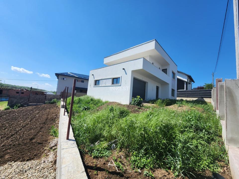 Casa individuala , 4 camere, 3 bai, garaj 26 mp , terasa 40 mp, VALEA ADANCA - 15