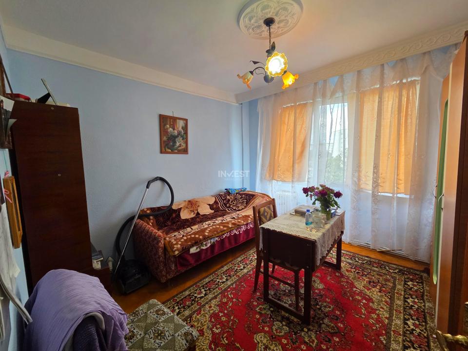 Apartament 3 camere, Decomandat, Etaj intermediar - 5