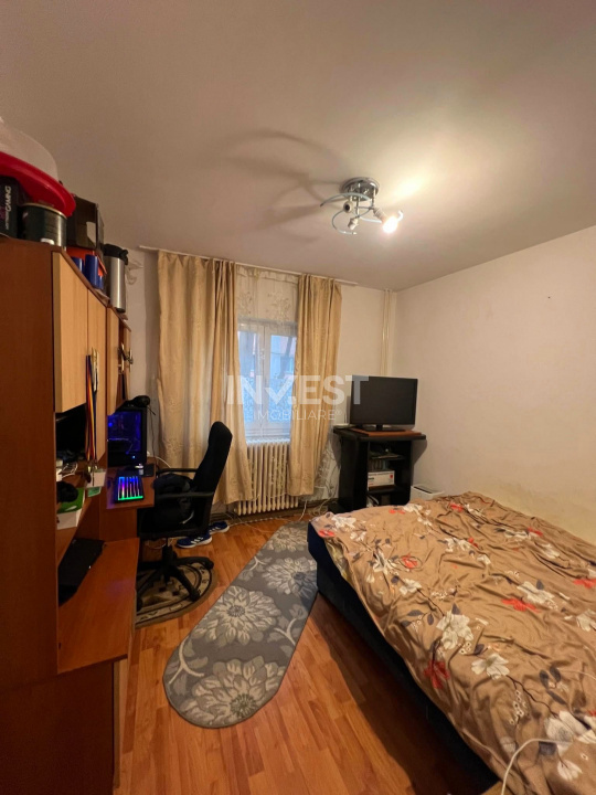 Apartament 2 camere decomandat-Podul de Fier-bloc 1982 - 2