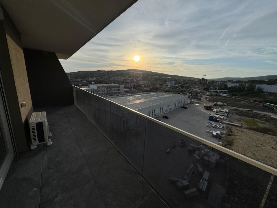VANDUT!Oferim spre vanzare un apartament decomandat , 2 camere, mobilat!