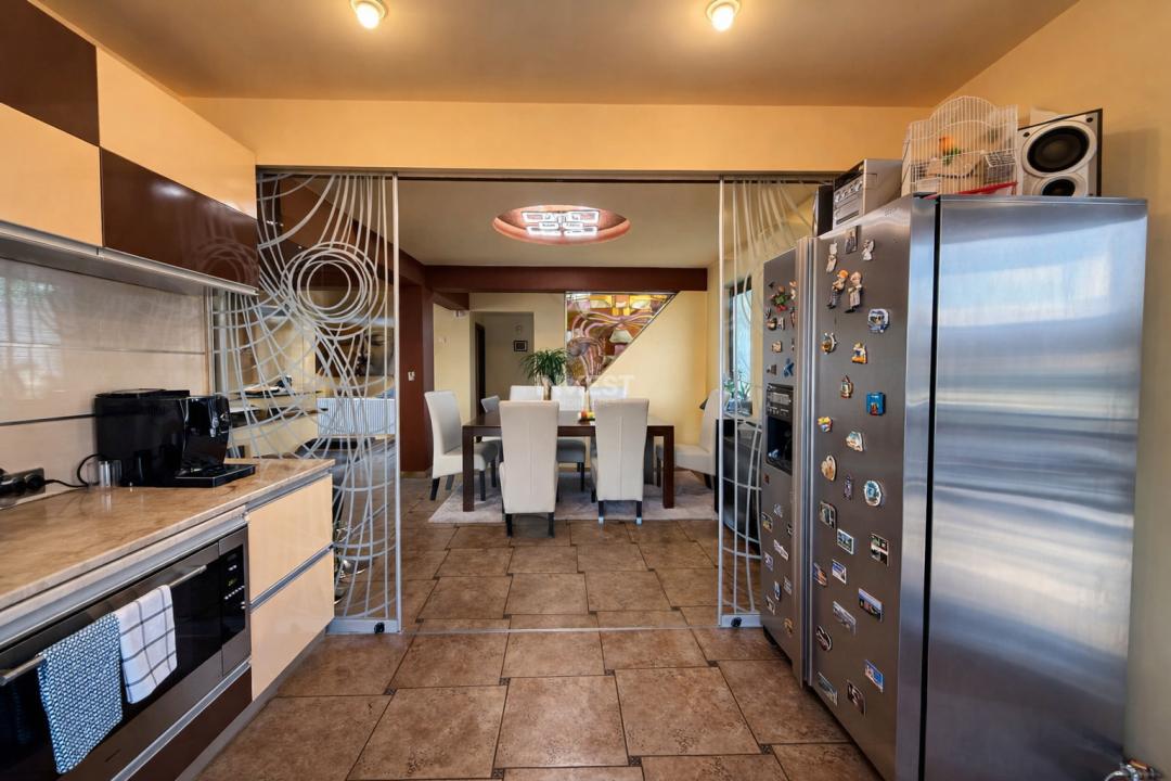 Vilă cu 7 camere și 825 mp teren în cartierul Bucium-Iasi - 28