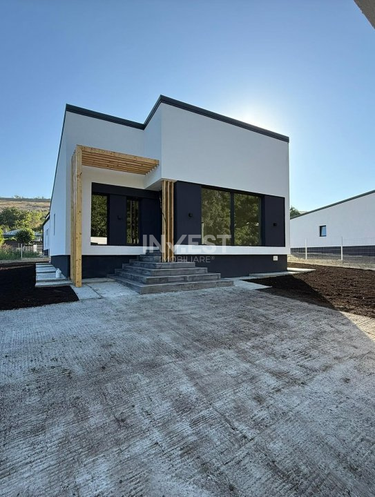 CASA INDIVIDUALA,500 mp teren,4 CAMERE, 2 BAI SI POD,VALEA ADANCA ZONA 5 DRUMURI - 1
