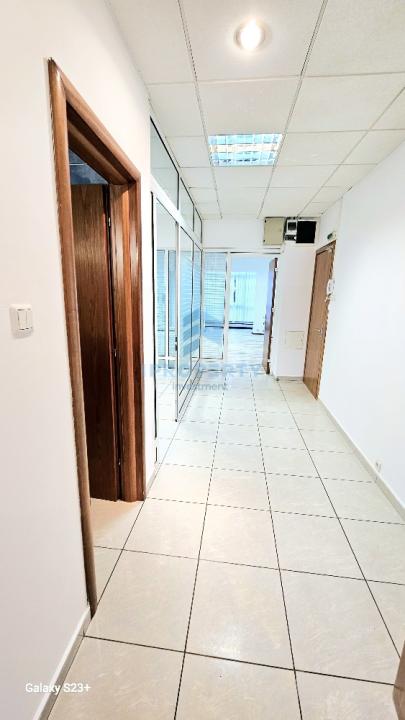 Domenii | Spatiu Birouri | Centrala Proprie | Grup sanitar | Prox. Metrou | - fotografie proprietate 4
